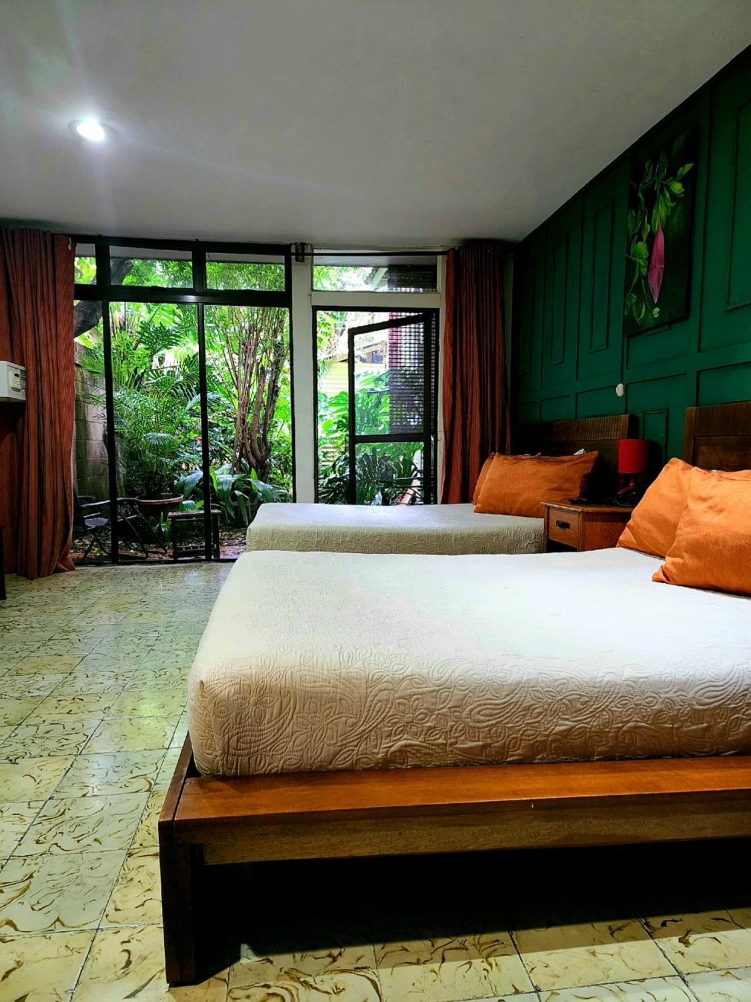 Hotel Aranjuez San Jose  Room photo